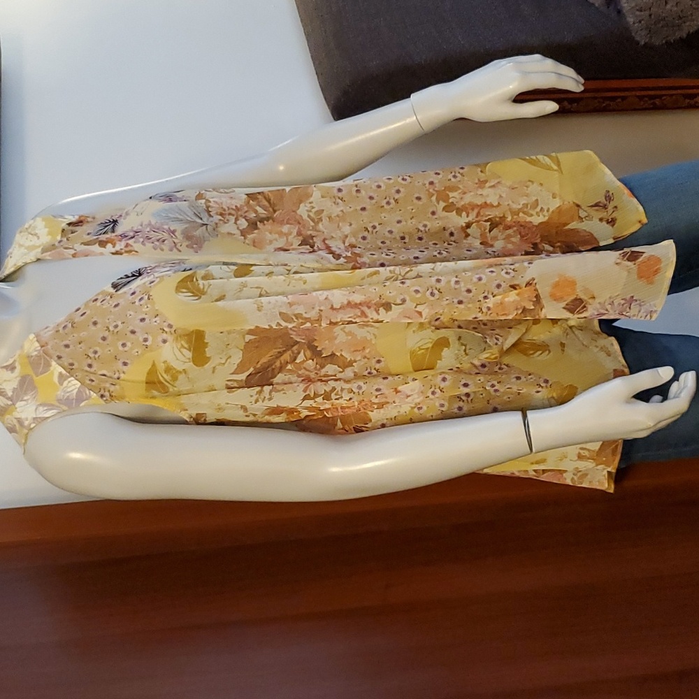 NWOT LOGO Shiffon Floral Vest NWOT